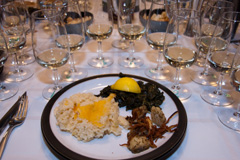Washington Riesling paired with seared scallops with crispy leeks, rice au gratin, and braised kale